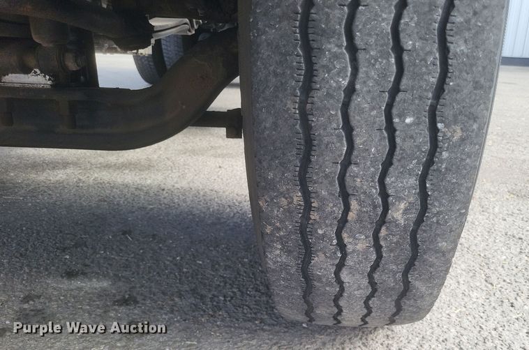 image for item MV9199 2003 Freightliner FC70 box truck