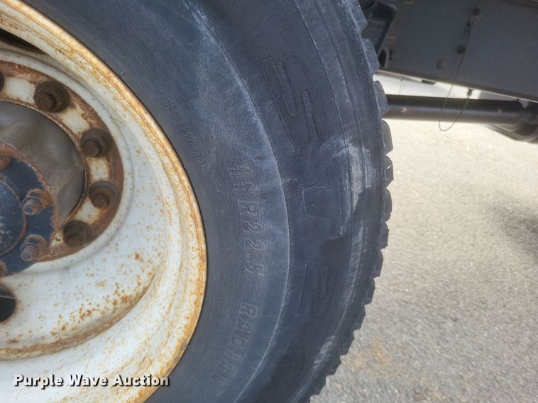 image for item MV9199 2003 Freightliner FC70 box truck