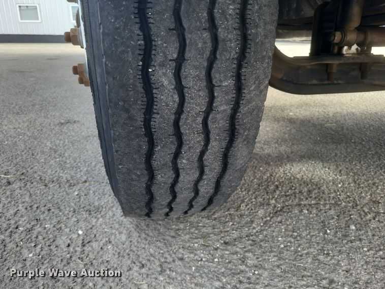 image for item MV9199 2003 Freightliner FC70 box truck