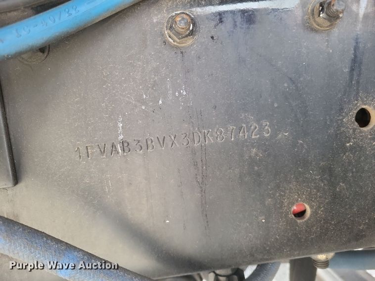 image for item MV9199 2003 Freightliner FC70 box truck