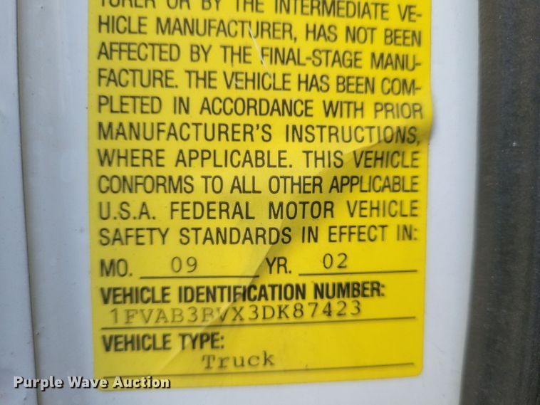 image for item MV9199 2003 Freightliner FC70 box truck