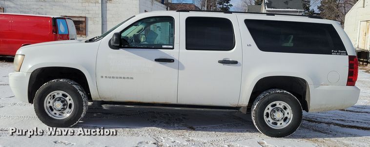image for item NB9763 2007 Chevrolet  Suburban 2500 LS SUV