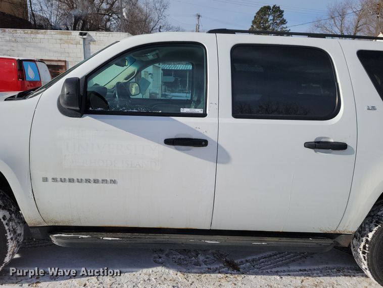 image for item NB9763 2007 Chevrolet  Suburban 2500 LS SUV