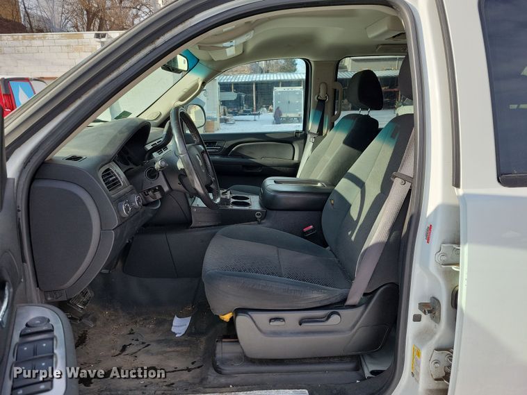 image for item NB9763 2007 Chevrolet  Suburban 2500 LS SUV