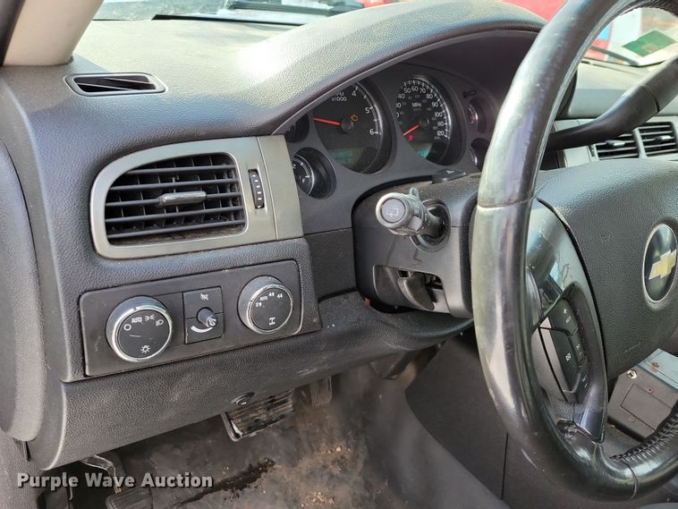 image for item NB9763 2007 Chevrolet  Suburban 2500 LS SUV