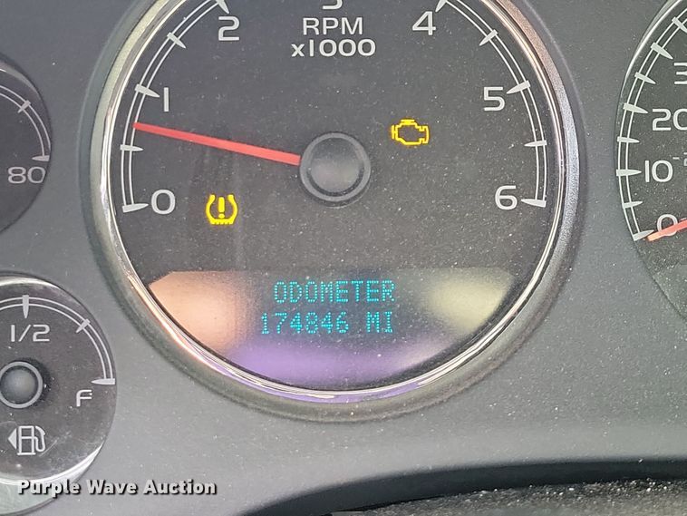 image for item NB9763 2007 Chevrolet  Suburban 2500 LS SUV