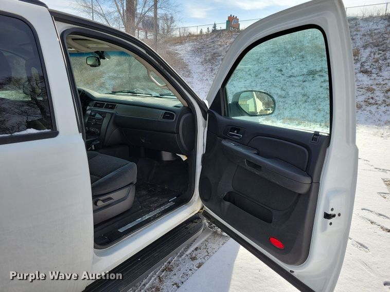 image for item NB9763 2007 Chevrolet  Suburban 2500 LS SUV