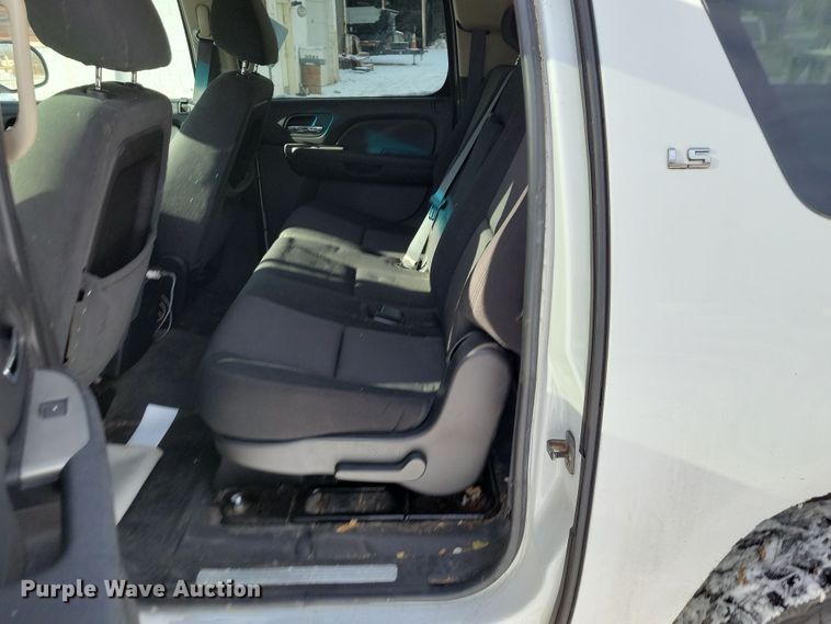 image for item NB9763 2007 Chevrolet  Suburban 2500 LS SUV