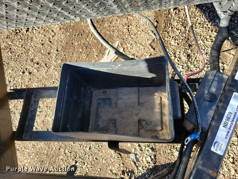 image for item NB9839 2018 Keystone Hideout 28BHS camper