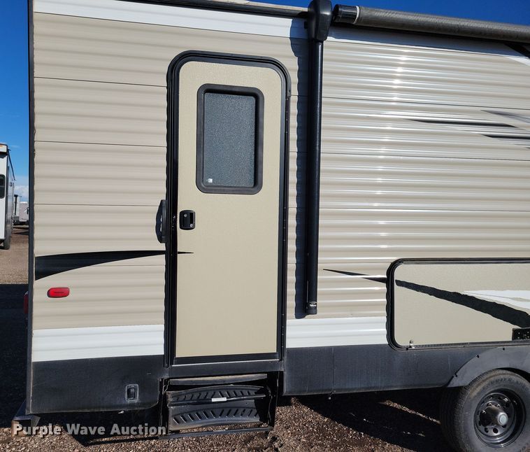 image for item NB9839 2018 Keystone Hideout 28BHS camper