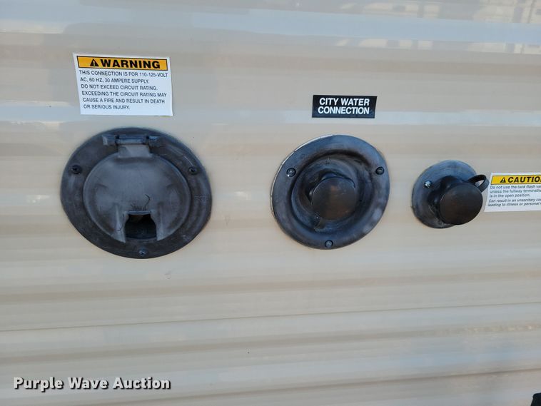 image for item NB9839 2018 Keystone Hideout 28BHS camper