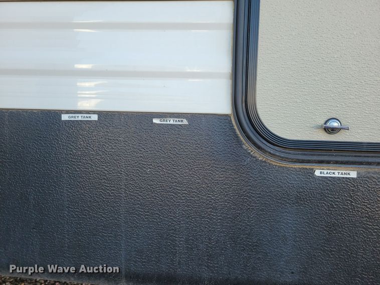 image for item NB9839 2018 Keystone Hideout 28BHS camper