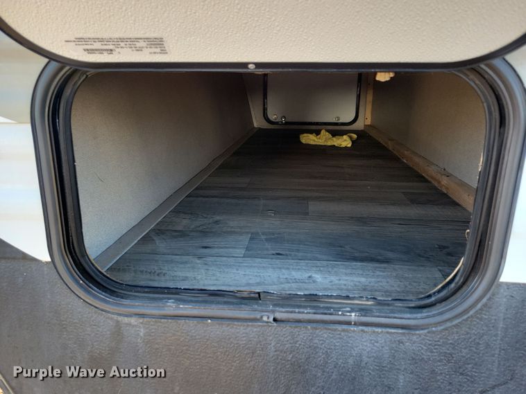 image for item NB9839 2018 Keystone Hideout 28BHS camper