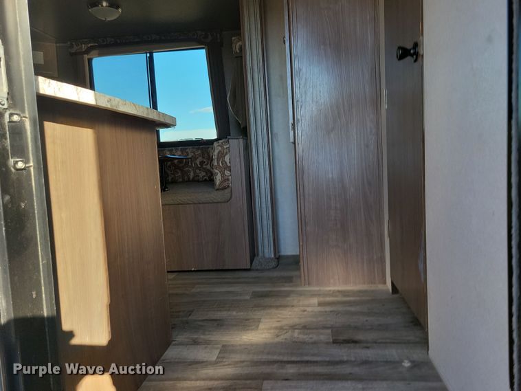 image for item NB9839 2018 Keystone Hideout 28BHS camper