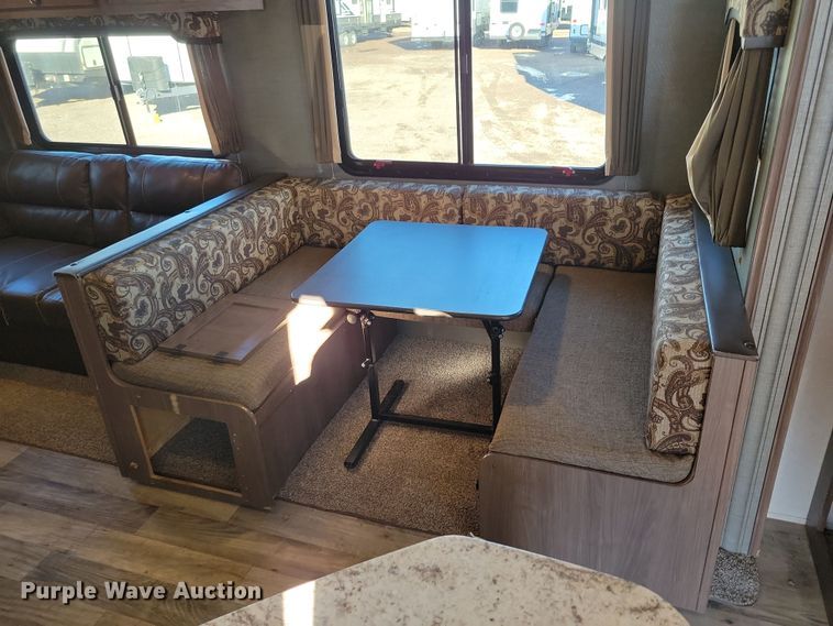 image for item NB9839 2018 Keystone Hideout 28BHS camper