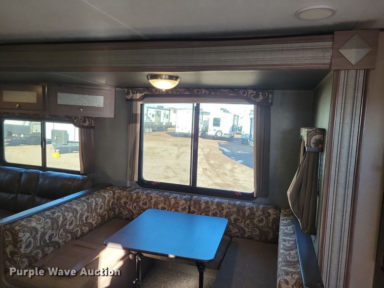 image for item NB9839 2018 Keystone Hideout 28BHS camper