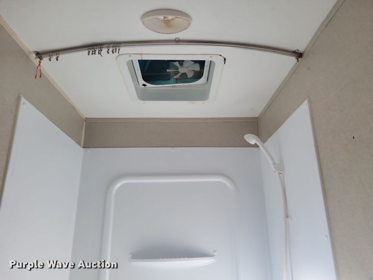 image for item NB9839 2018 Keystone Hideout 28BHS camper