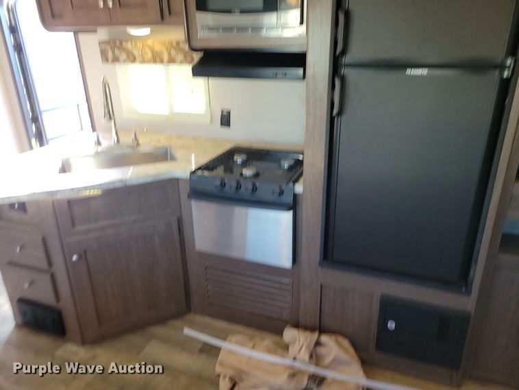 image for item NB9839 2018 Keystone Hideout 28BHS camper