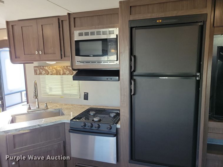 image for item NB9839 2018 Keystone Hideout 28BHS camper