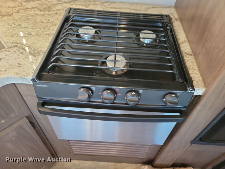 image for item NB9839 2018 Keystone Hideout 28BHS camper