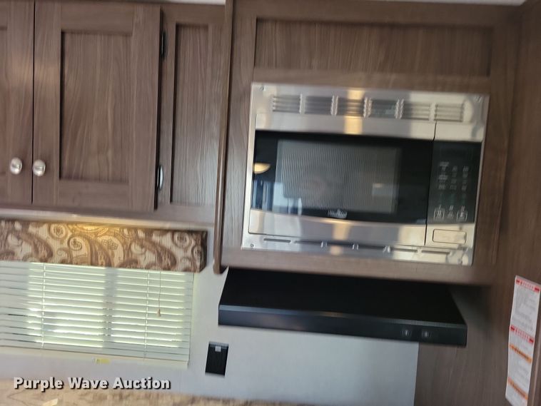 image for item NB9839 2018 Keystone Hideout 28BHS camper