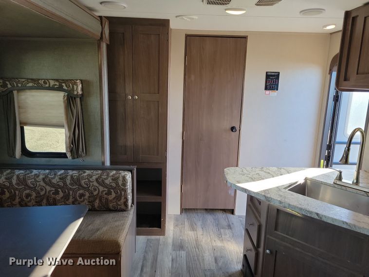 image for item NB9839 2018 Keystone Hideout 28BHS camper