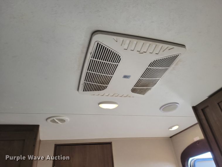 image for item NB9839 2018 Keystone Hideout 28BHS camper