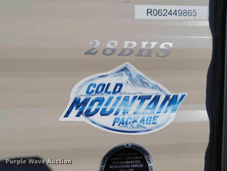 image for item NB9839 2018 Keystone Hideout 28BHS camper