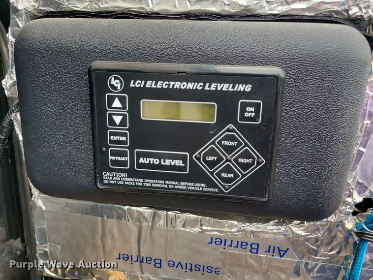 image for item NB9840 2015 KZ Durango Goldrush camper