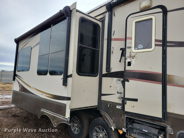 image for item NB9840 2015 KZ Durango Goldrush camper