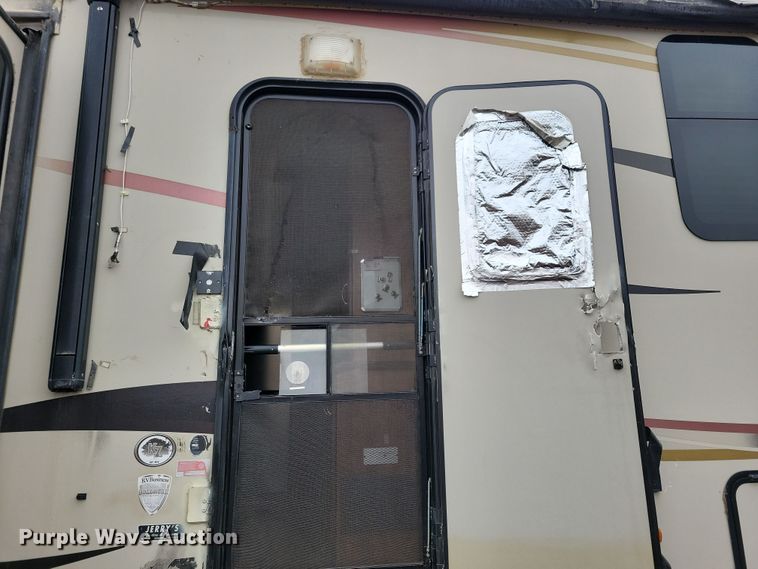 image for item NB9840 2015 KZ Durango Goldrush camper