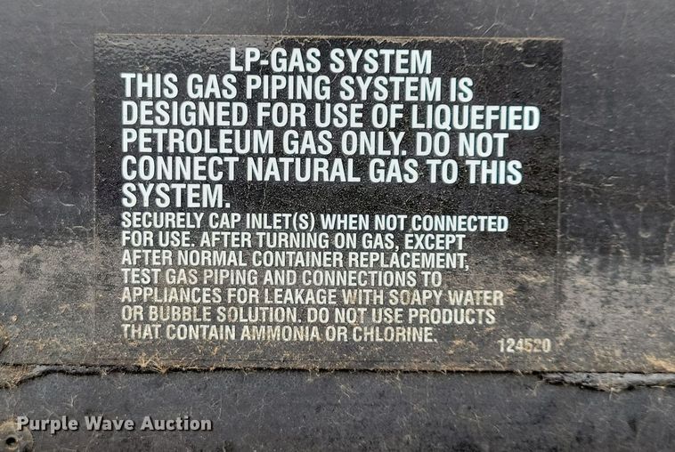 image for item NB9842 2002 Winnebego Journey DL RV