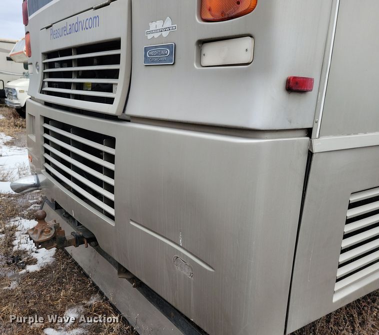 image for item NB9842 2002 Winnebego Journey DL RV