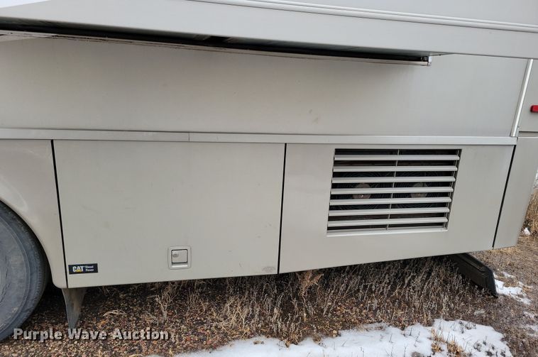 image for item NB9842 2002 Winnebego Journey DL RV