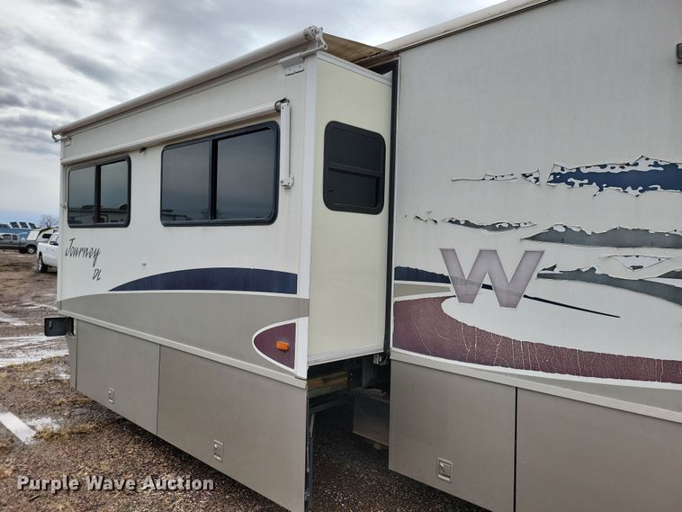 image for item NB9842 2002 Winnebego Journey DL RV