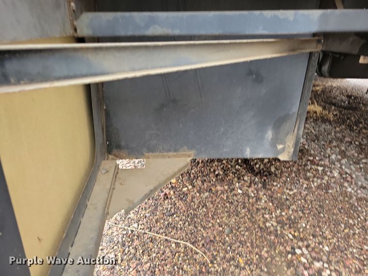 image for item NB9842 2002 Winnebego Journey DL RV