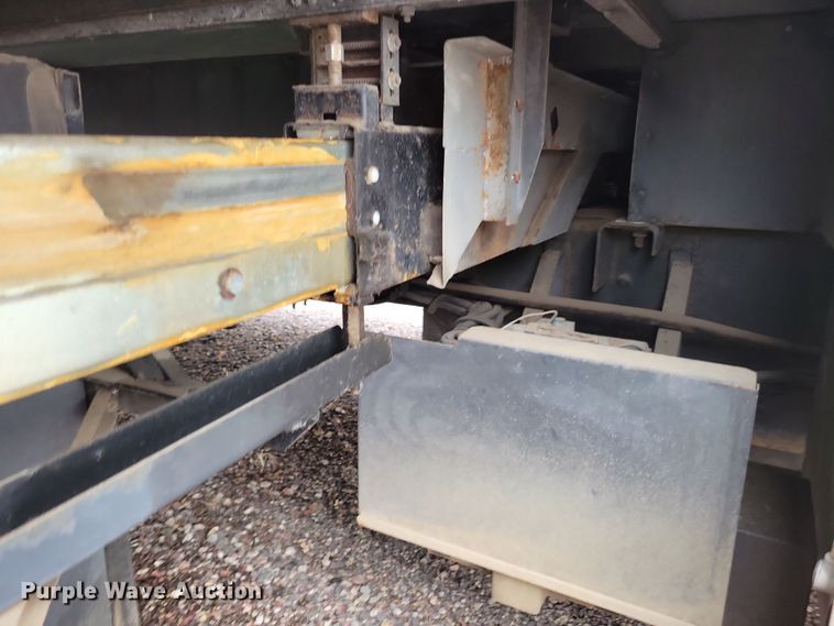 image for item NB9842 2002 Winnebego Journey DL RV