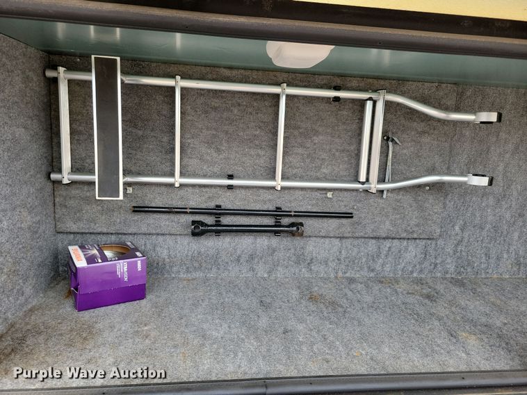 image for item NB9842 2002 Winnebego Journey DL RV