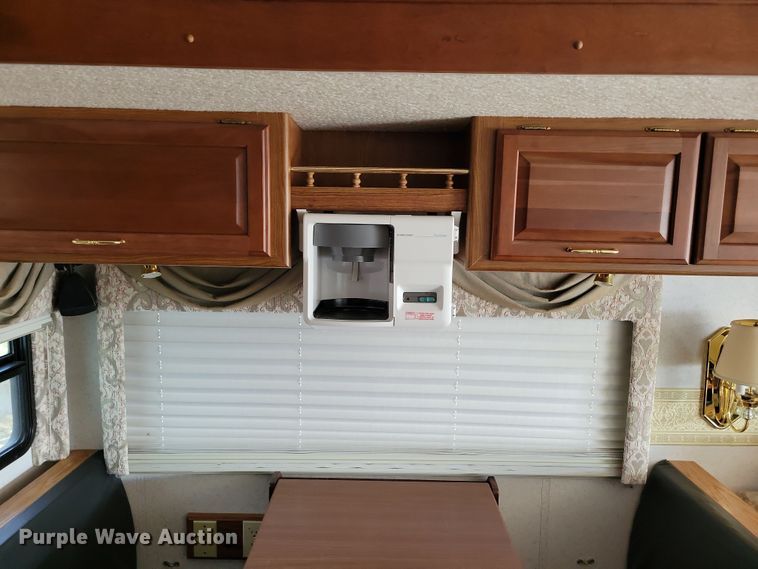 image for item NB9842 2002 Winnebego Journey DL RV