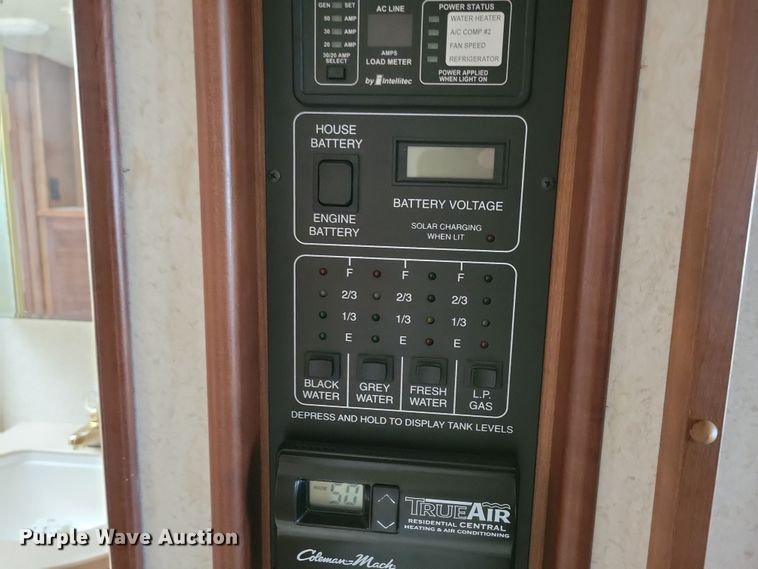 image for item NB9842 2002 Winnebego Journey DL RV