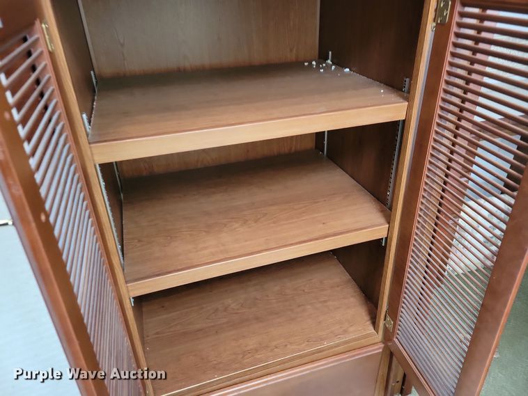 image for item NB9842 2002 Winnebego Journey DL RV