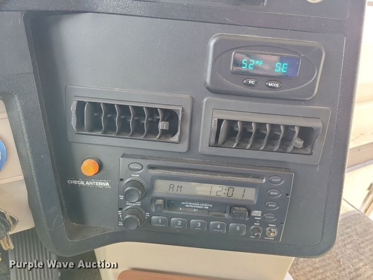 image for item NB9842 2002 Winnebego Journey DL RV