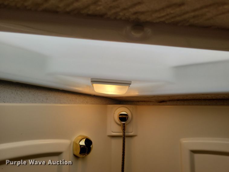 image for item NB9842 2002 Winnebego Journey DL RV