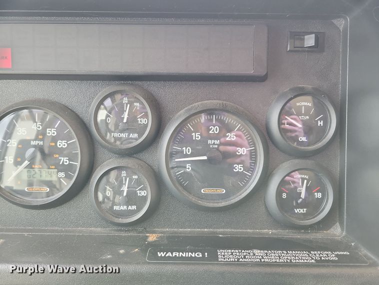 image for item NB9842 2002 Winnebego Journey DL RV