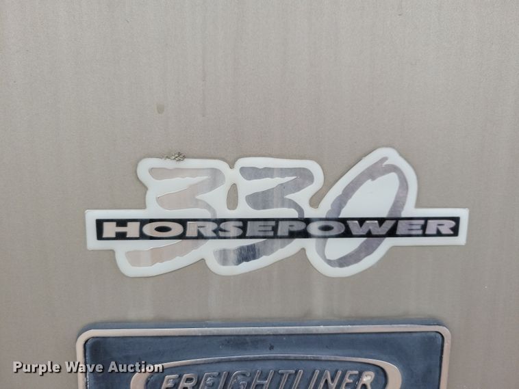 image for item NB9842 2002 Winnebego Journey DL RV