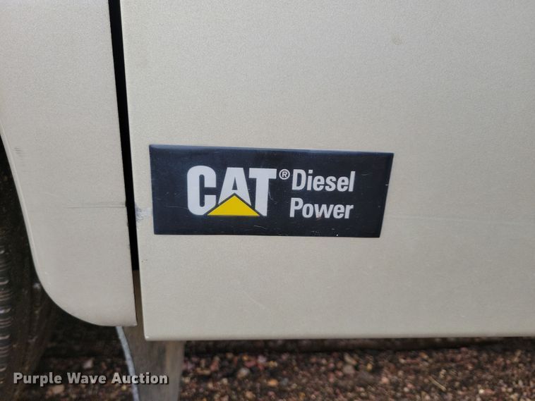 image for item NB9842 2002 Winnebego Journey DL RV