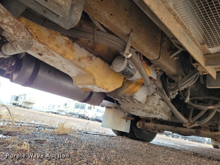 image for item NB9842 2002 Winnebego Journey DL RV