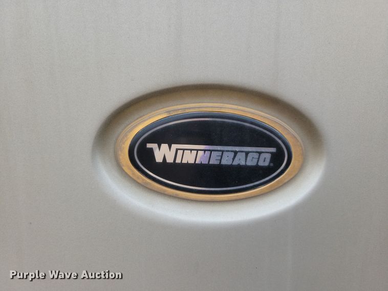 image for item NB9842 2002 Winnebego Journey DL RV