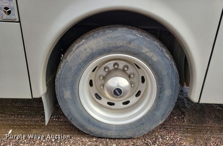 image for item NB9842 2002 Winnebego Journey DL RV