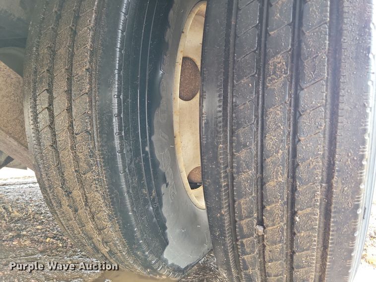 image for item NB9842 2002 Winnebego Journey DL RV